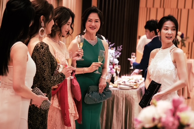 民視挑戰紙醉金迷的《日蝕遊戲》，梁佑南、李之勤、楚宣等人齊飆戲。將在本週日晚間10點播出。（民視提供）