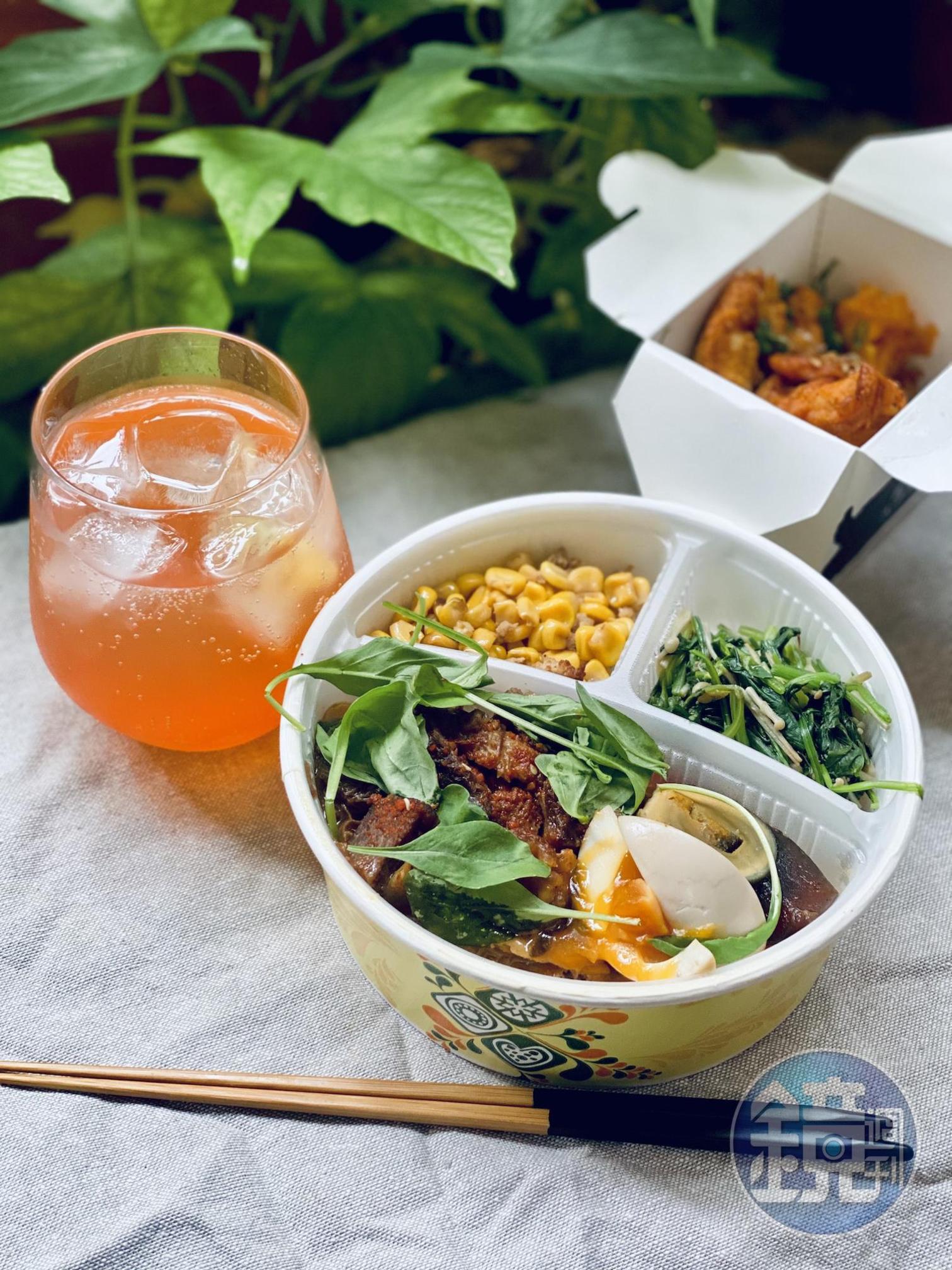 「味噌牛五臟」便當作法費工,牛雜軟嫩香辣十分下飯。(320元 / 份)