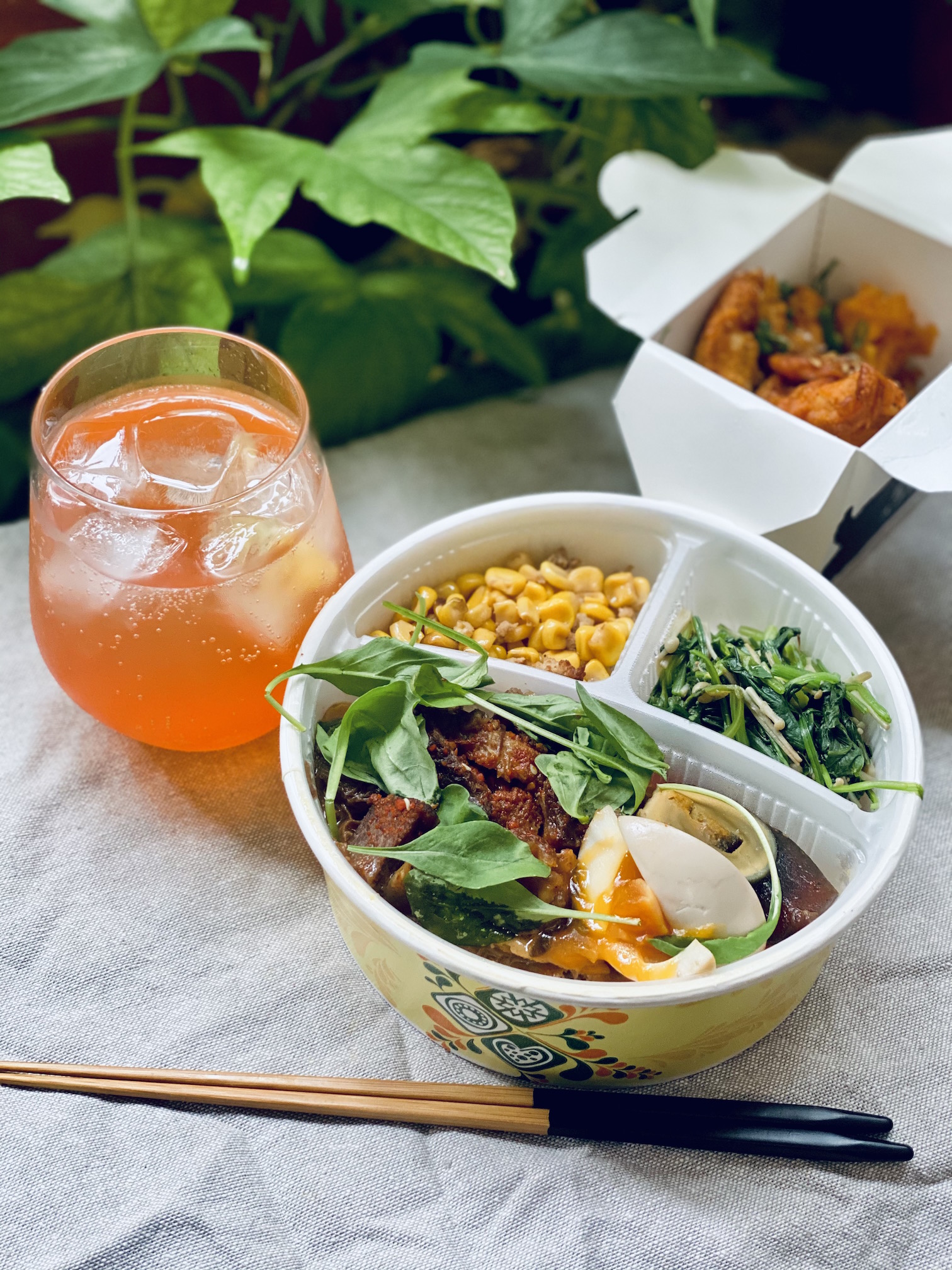 「味噌牛五臟」便當作法費工，牛雜軟嫩香辣十分下飯。（320元 ／ 份）