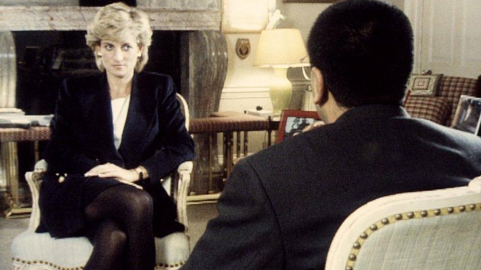 黛安娜王妃1995年接受BBC《廣角鏡》專訪,坦承婚姻失和,轟動全世界。(翻攝BBC網站)