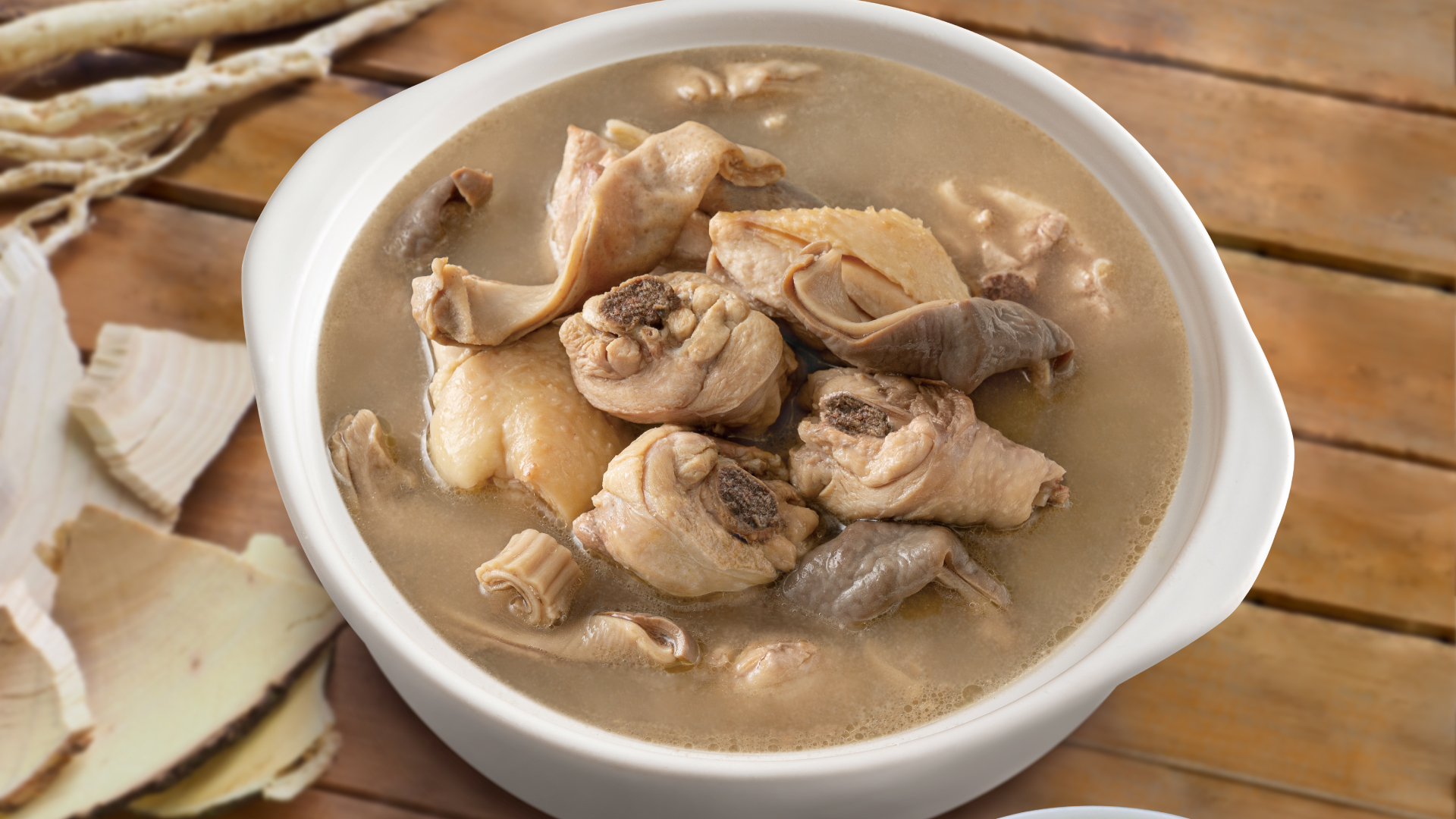 加熱即食的「胡椒豬肚雞湯」清潤香濃，省去大量煲湯功夫。（699元／2包）（KKlife提供）