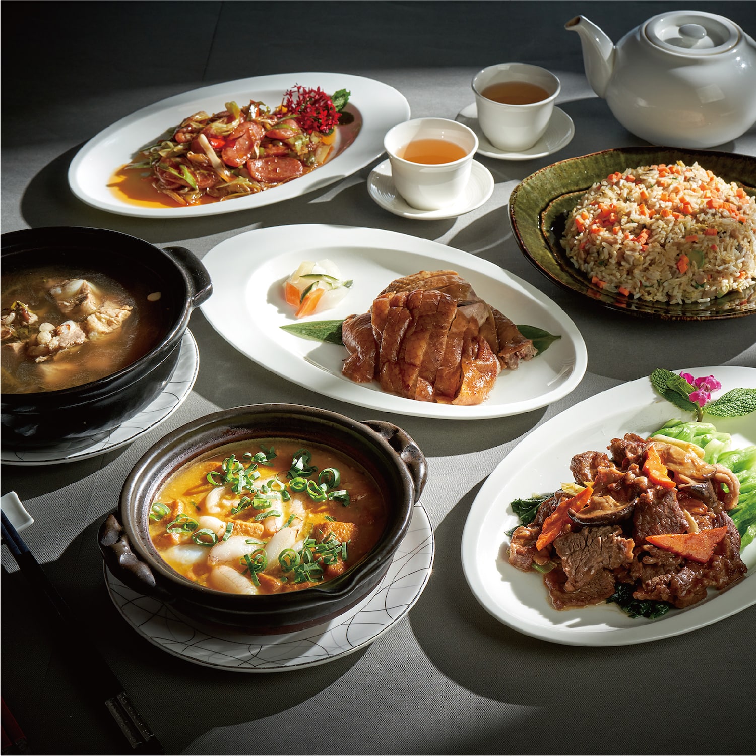 「4人闔家分享餐」包含4菜1湯1炒飯,適合小家庭。(2,380元/套)(台北美福大飯店提供)
