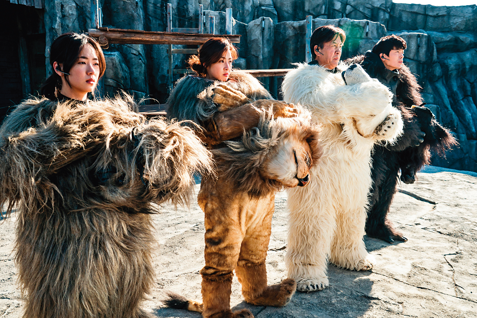 HUN執筆的《超"人"氣動物園》去年改編成真人版電影，在台票房突破3,200萬元。