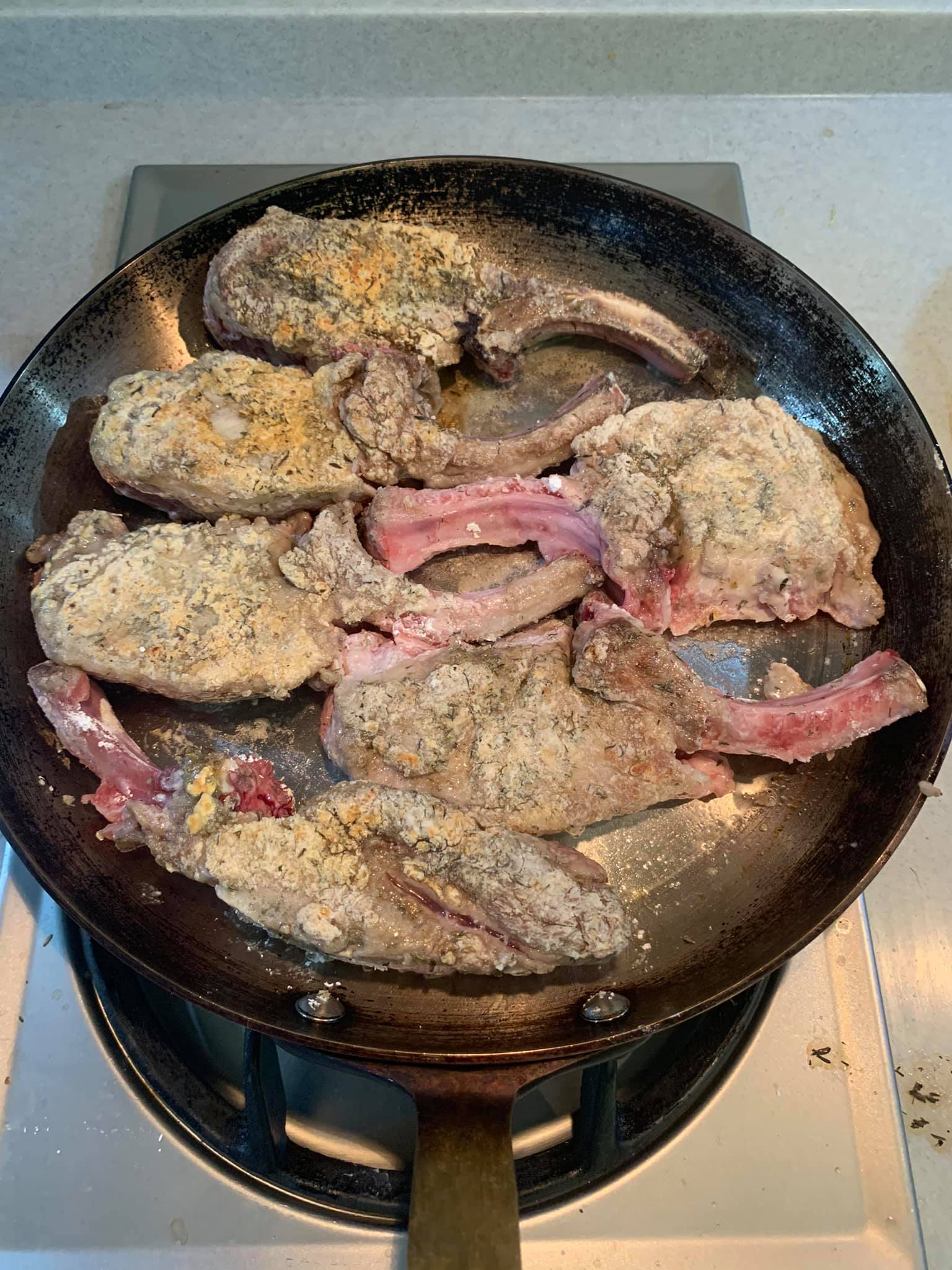 煎至表面酥脆。