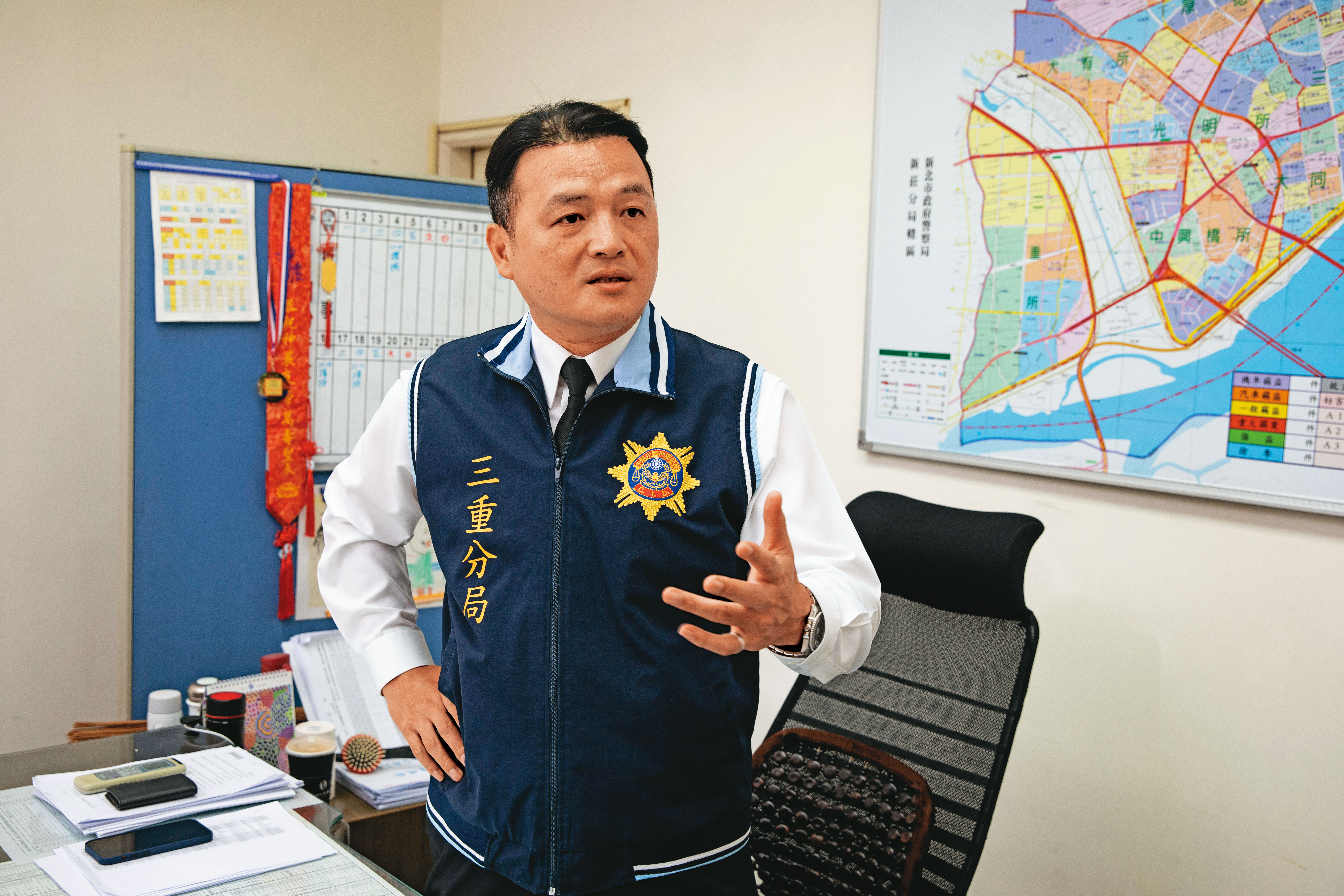 當年承辦命案的警官鄭偉豪回想辦案經過,仍印象深刻。