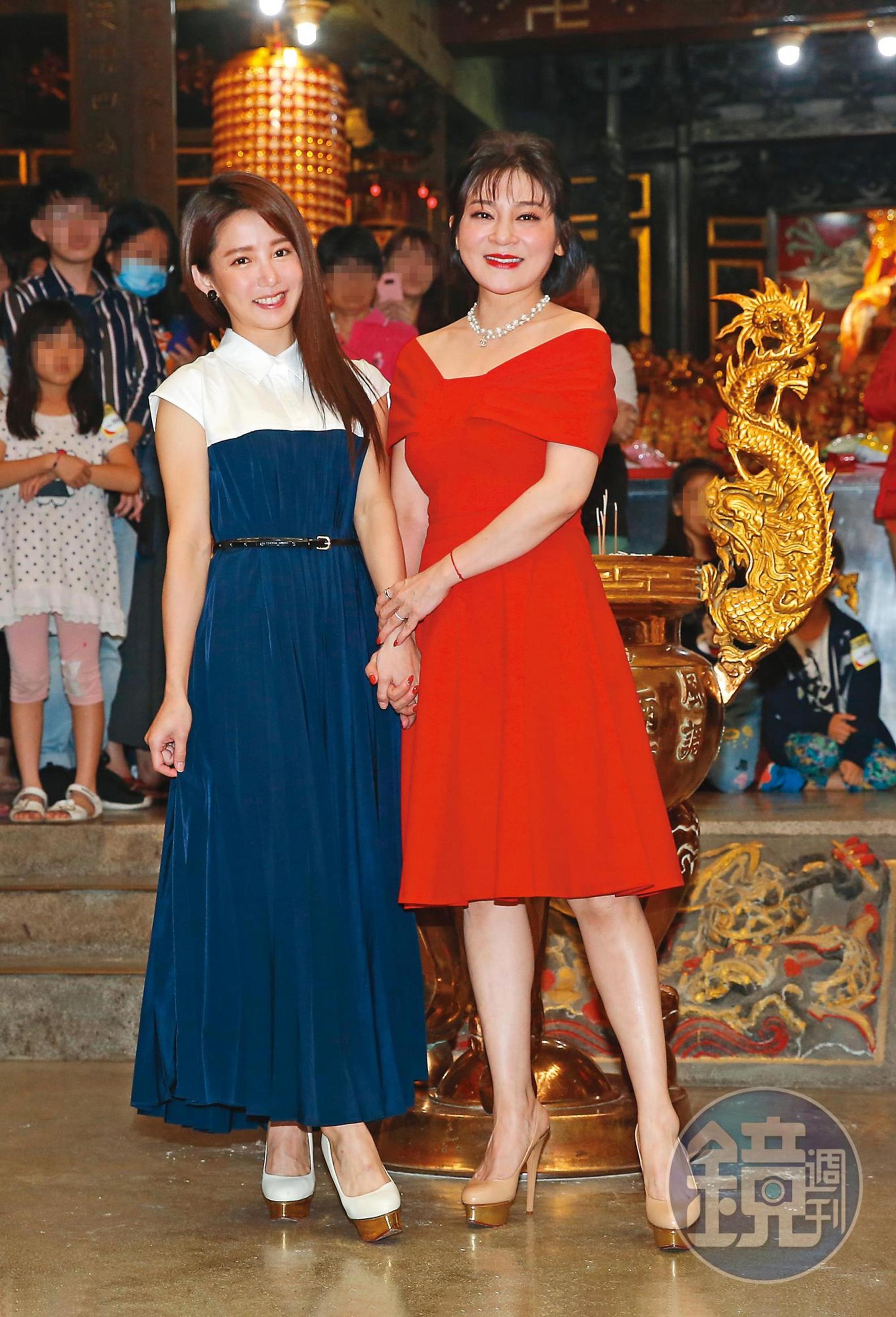王彩樺(右)在《通靈少女2》中飾演媽媽,嫻熟演技差點把演女兒的郭書瑤(左)嚇哭。