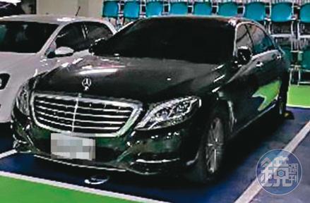 健行科大花費近600萬元購買的賓士車,淪為董事長媳婦的代步工具。(讀者提供)