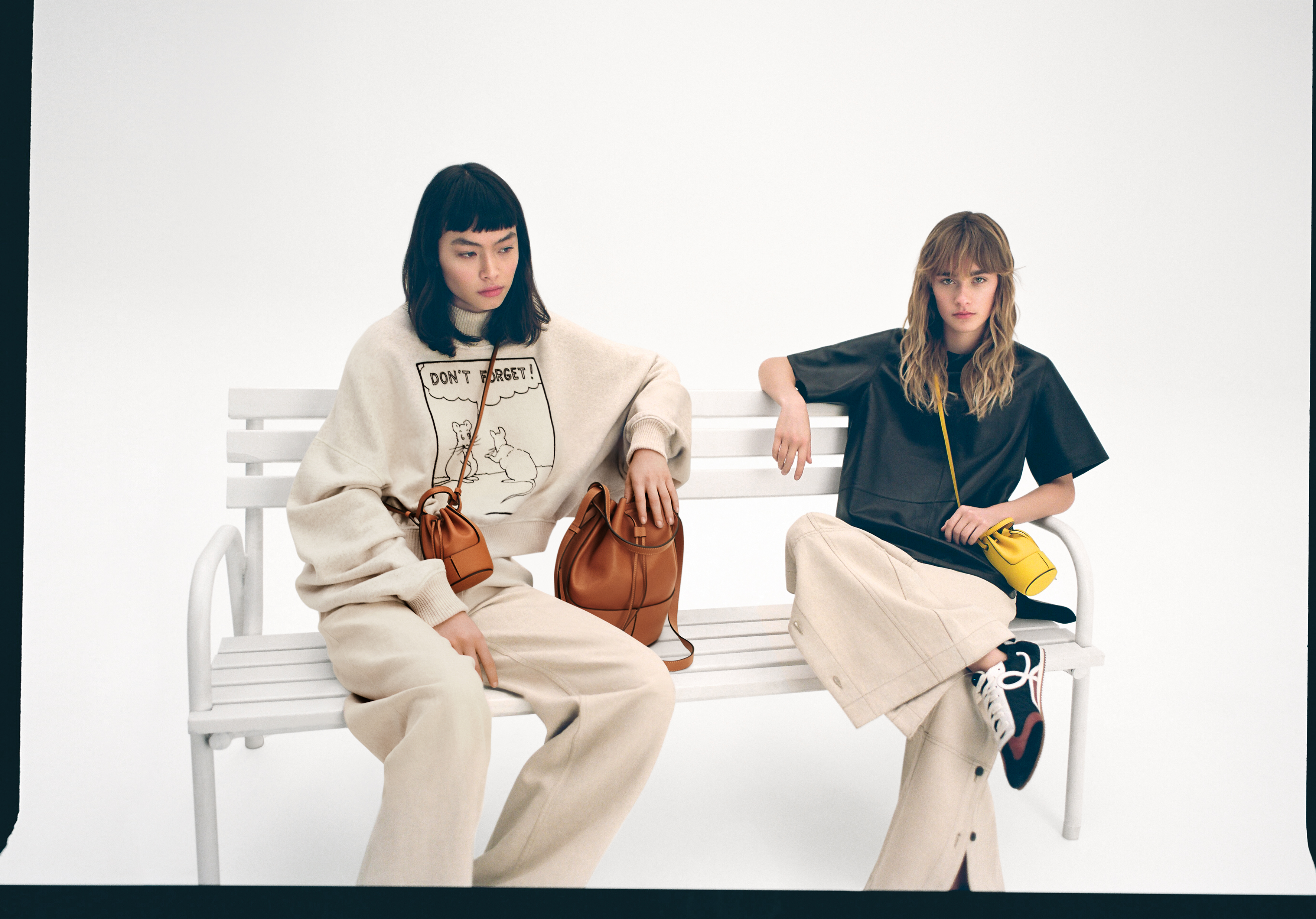 Balloon nano是LOEWE經典Balloon系列包款的延伸，可愛的尺寸完全不輸容量取勝的原版包款。（LOEWE提供）