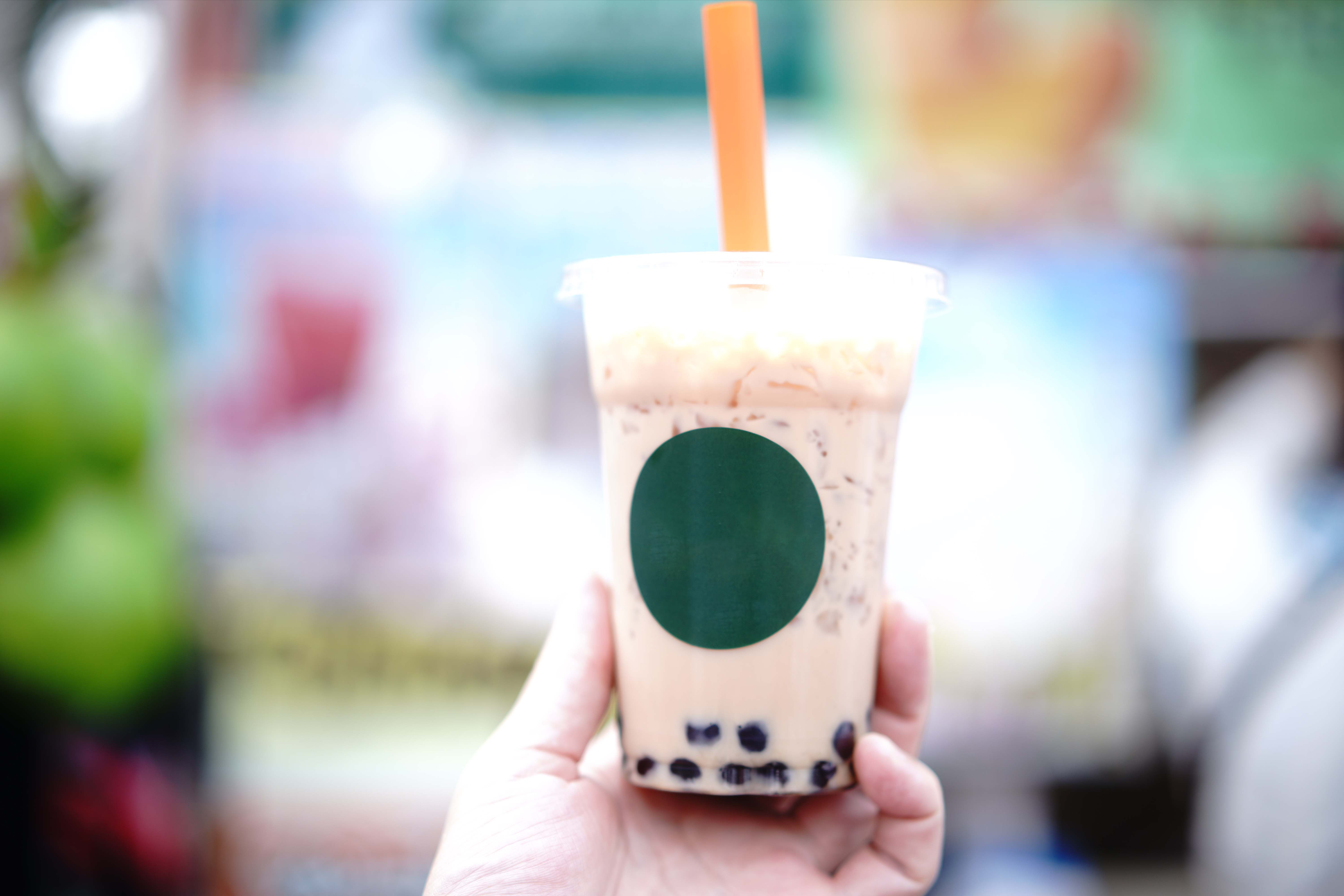 法國出現不少年輕的「珍奶族」，固定花零用錢購買珍珠奶茶。（示意圖，photoAC）