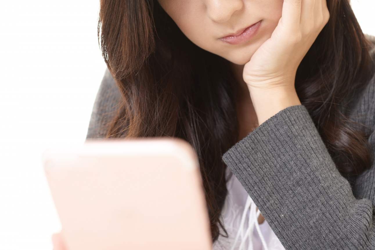 一名中國大陸女子遇網路投資詐欺，隨後花8個月時間引騙徒回國。（示意圖，photoAC）