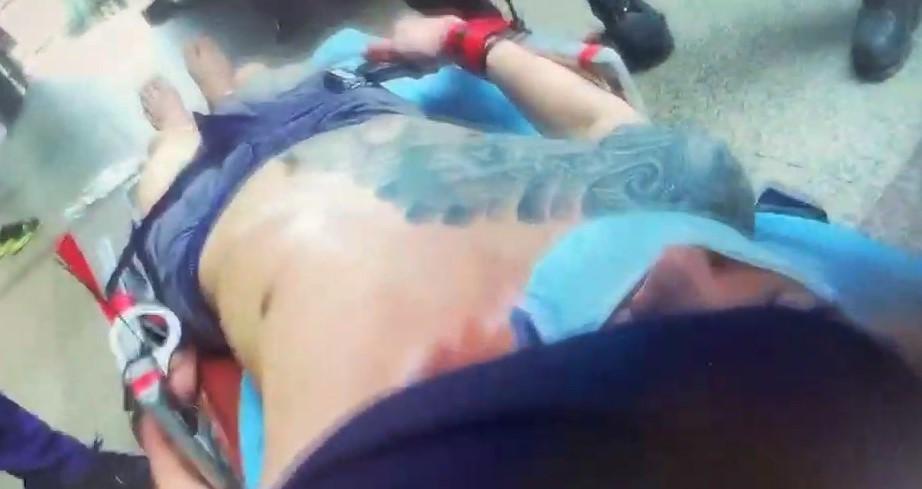 林男隨後遭警方強制送往三軍總醫院北投分院就醫。（翻攝畫面）