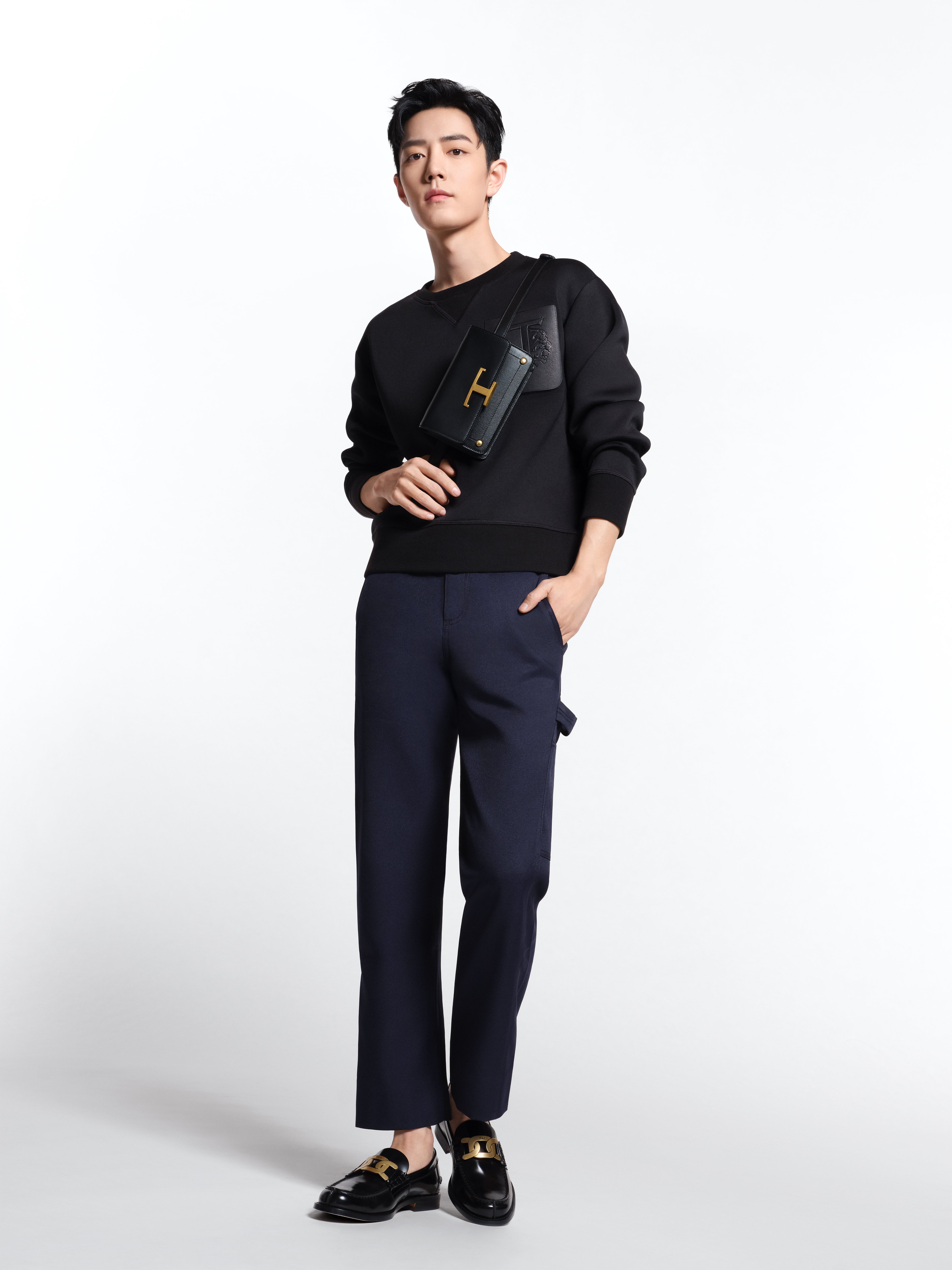TOD’S品牌代言人肖戰的T Timeless黑色腰包。NT$39,900（迪生提供）