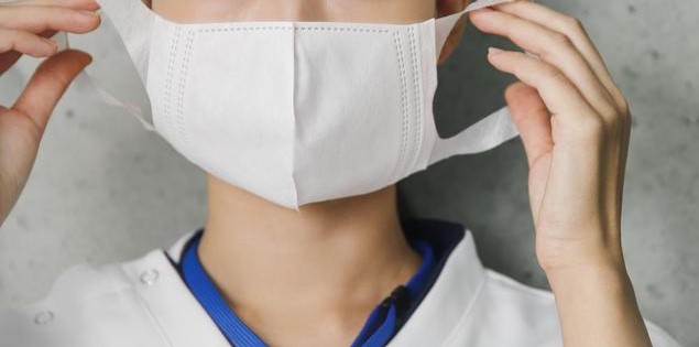 本土疫情嚴峻，出門未戴口罩恐挨罰，示意圖。（翻攝自Photo-Ac ）