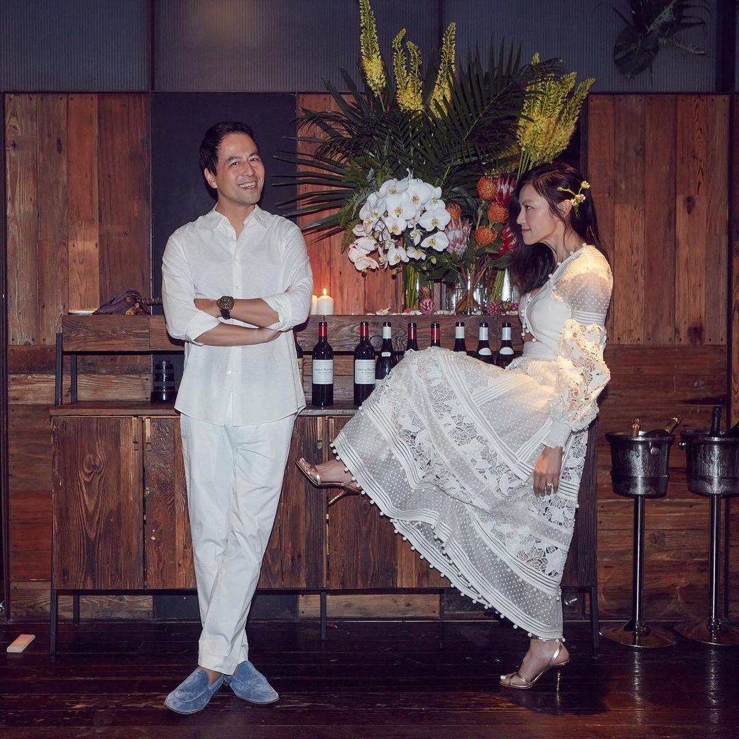林熙蕾(右)與楊晨(左)結婚10年了,她表示維持婚姻是一門藝術,「我學會了珍惜你的優點,就像你跳過了我的缺點!」(翻攝自林熙蕾IG)