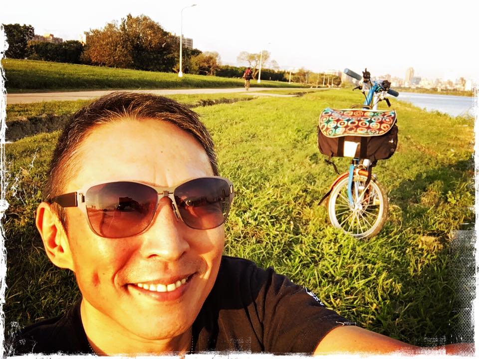 鈕承澤被媒體直擊不戴口罩開著敞篷車現身陽明山，自性侵案後他過得相當低調，沒想到如今又惹爭議。（翻攝自鈕承澤臉書）