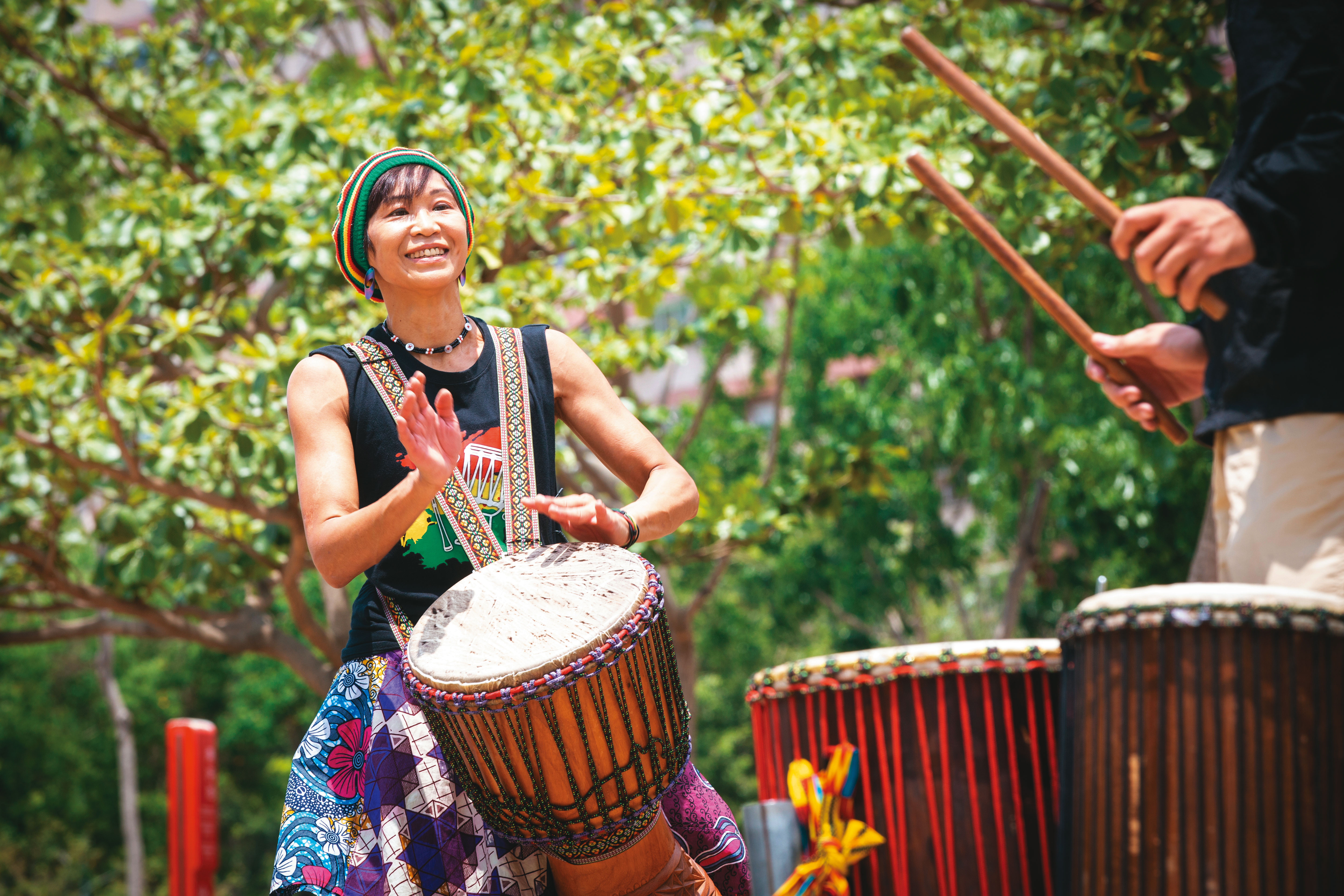 詹慧玲十分喜愛非洲文化，年輕時曾與一位奈及利亞人結婚，四十多歲又跑去學非洲鼓，後來成為非洲鼓老師。