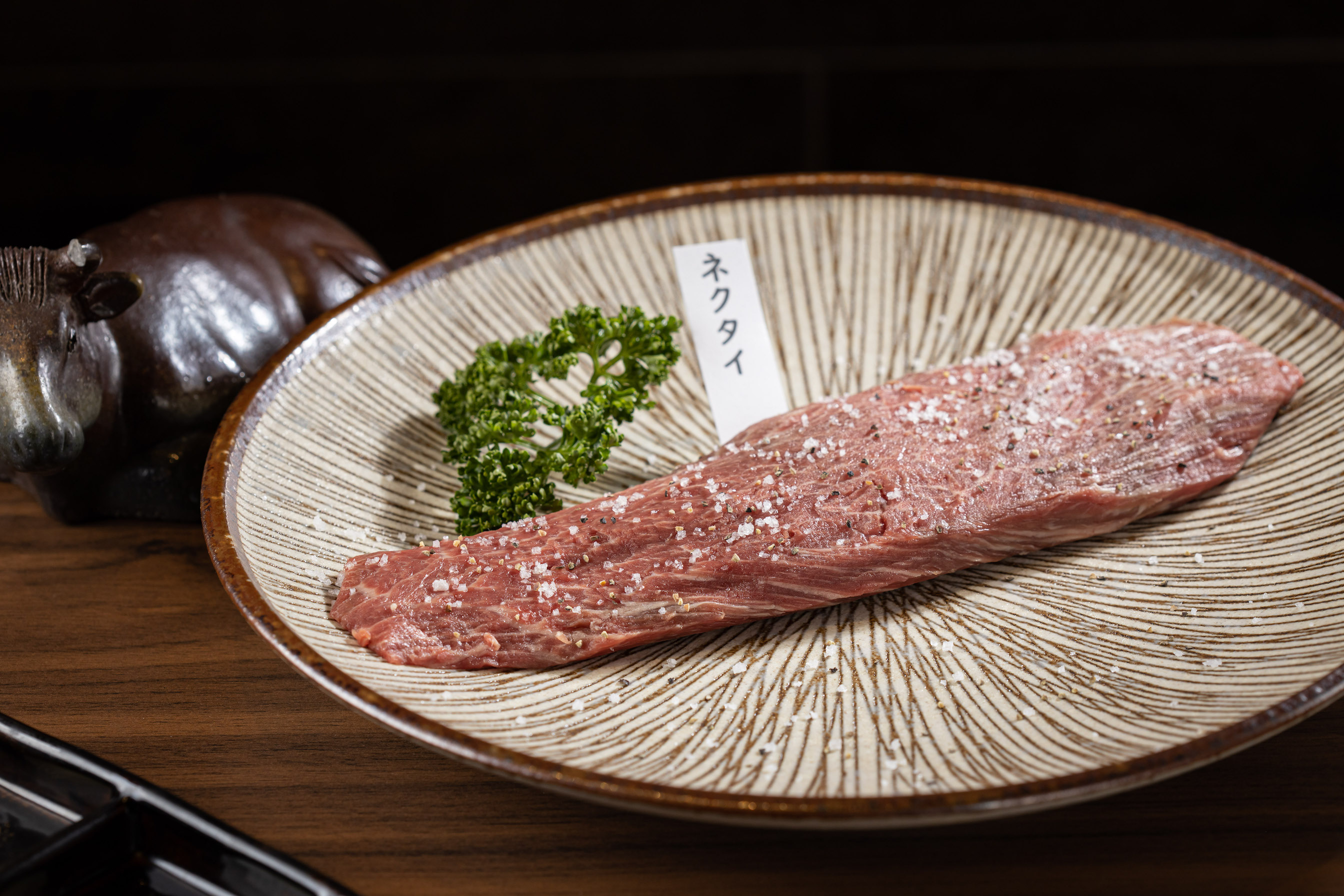 形似領帶的長條型「領帶肉」是由後臀芯分切出來的珍稀部位。