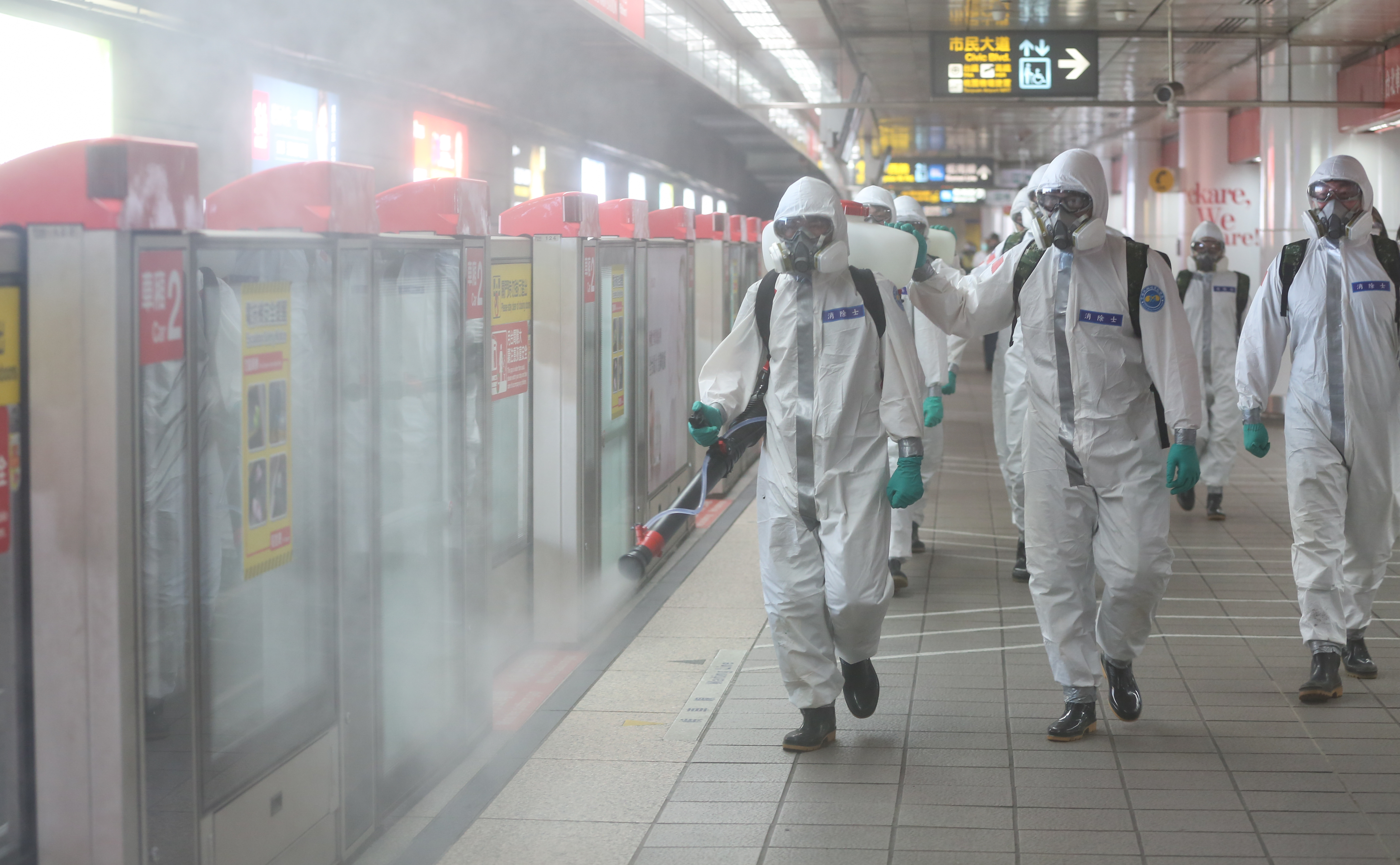 北捷傳出第二波感染，包括清潔、保全等一線人員都傳出確診消息。