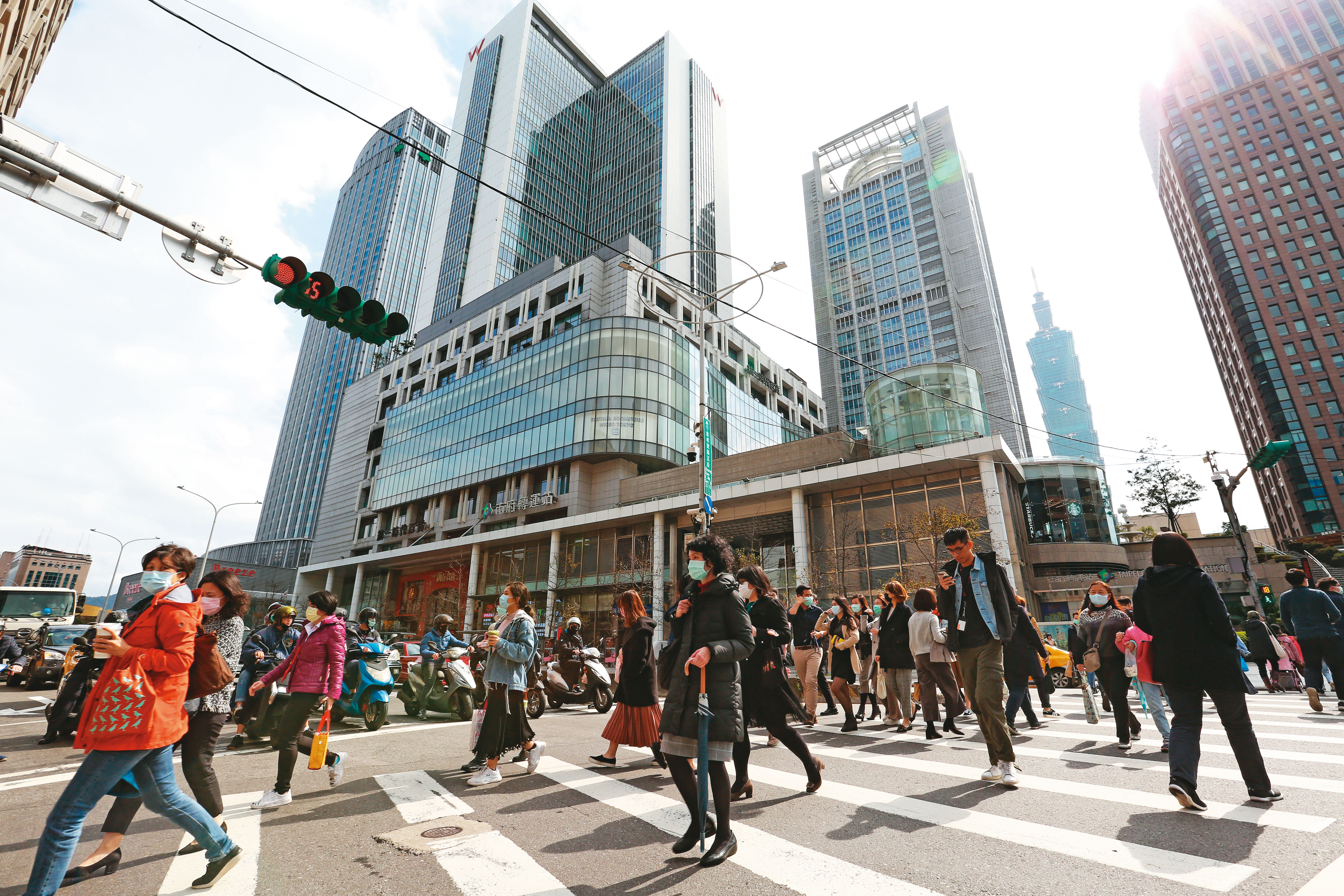 中小企業整合入同一控股公司可統整原本各自獨立公司的資源，避免重複，統籌資源做有效率的分配。