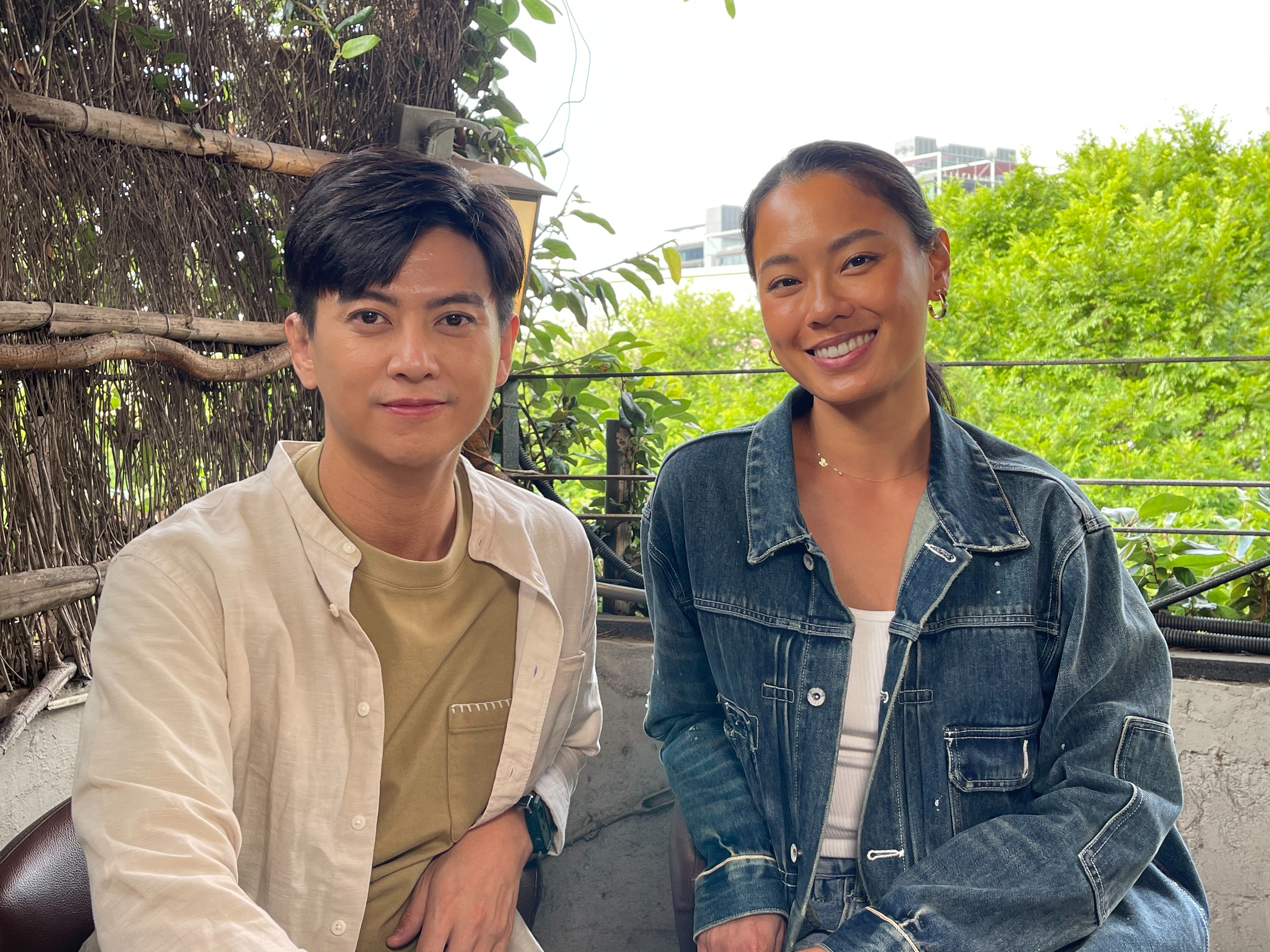 劉奕找來王麗雅聊生活態度。（民視提供）