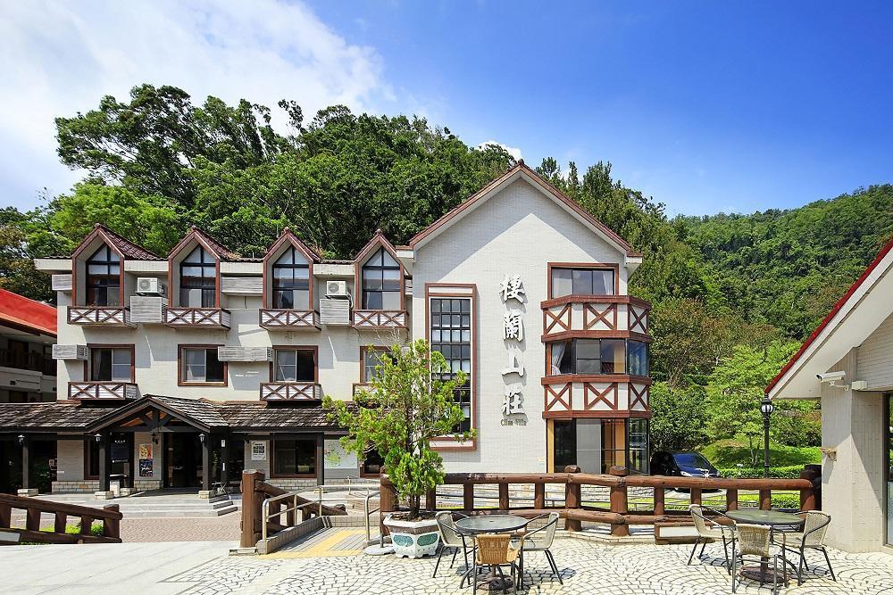 不少飯店受到疫情影響暫時自主休業，包括位在馬告生態園區內的明池山莊。（明池山莊提供）