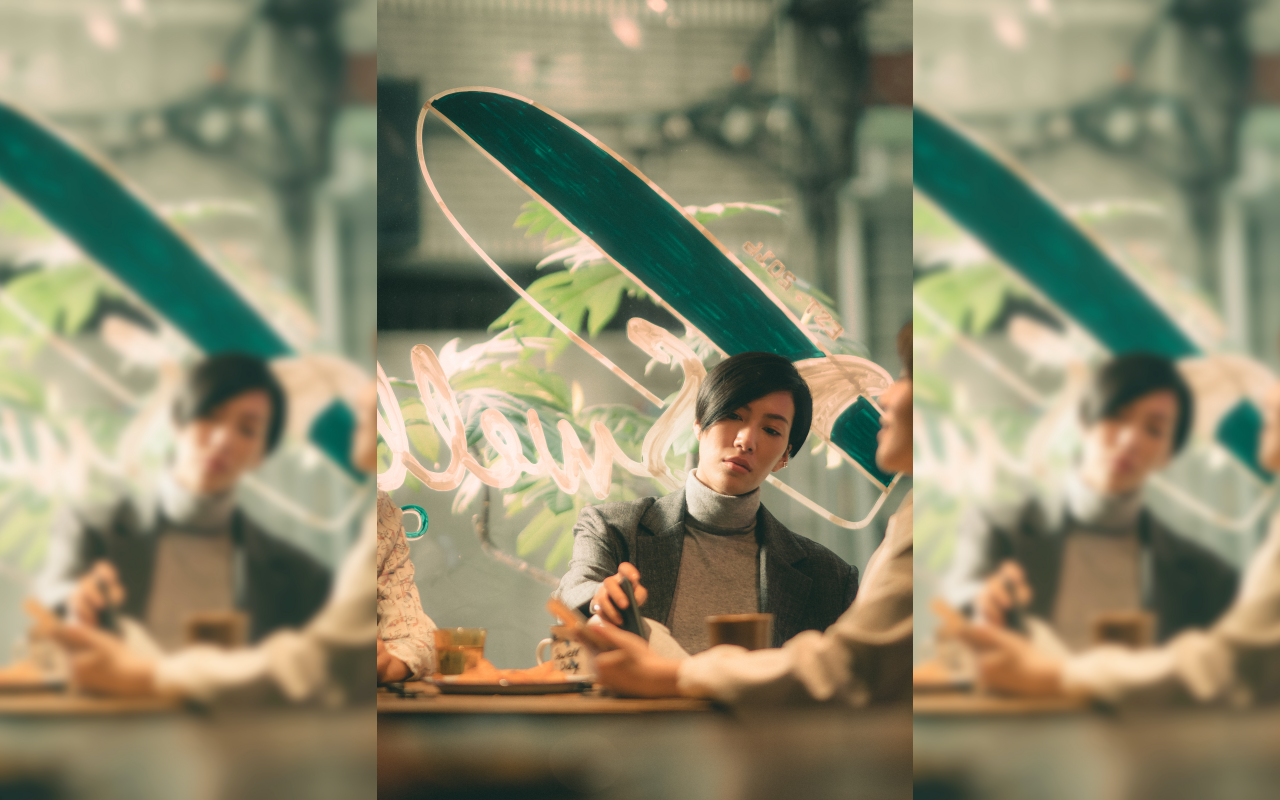 莫莉首次演出電影，短髮造型有型帥氣。（皮諾丘電影提供）