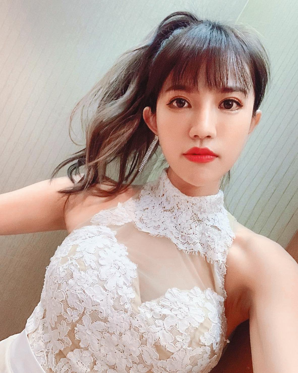 甘煖琳外型身材都不輸線上一線女星。(翻攝自甘煖琳 IG)