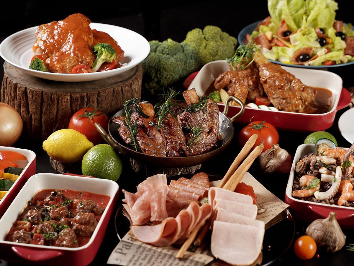 西班牙料理的4人套餐多了火腿熟肉等菜色。（雲朗觀光提供）