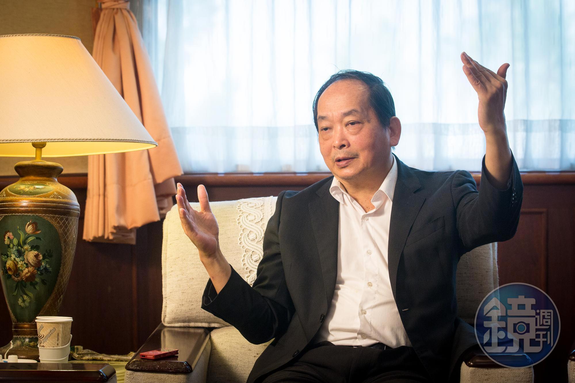 低調的楊博仁面對採訪不太自在，唯有談及歷史，聊興大開。