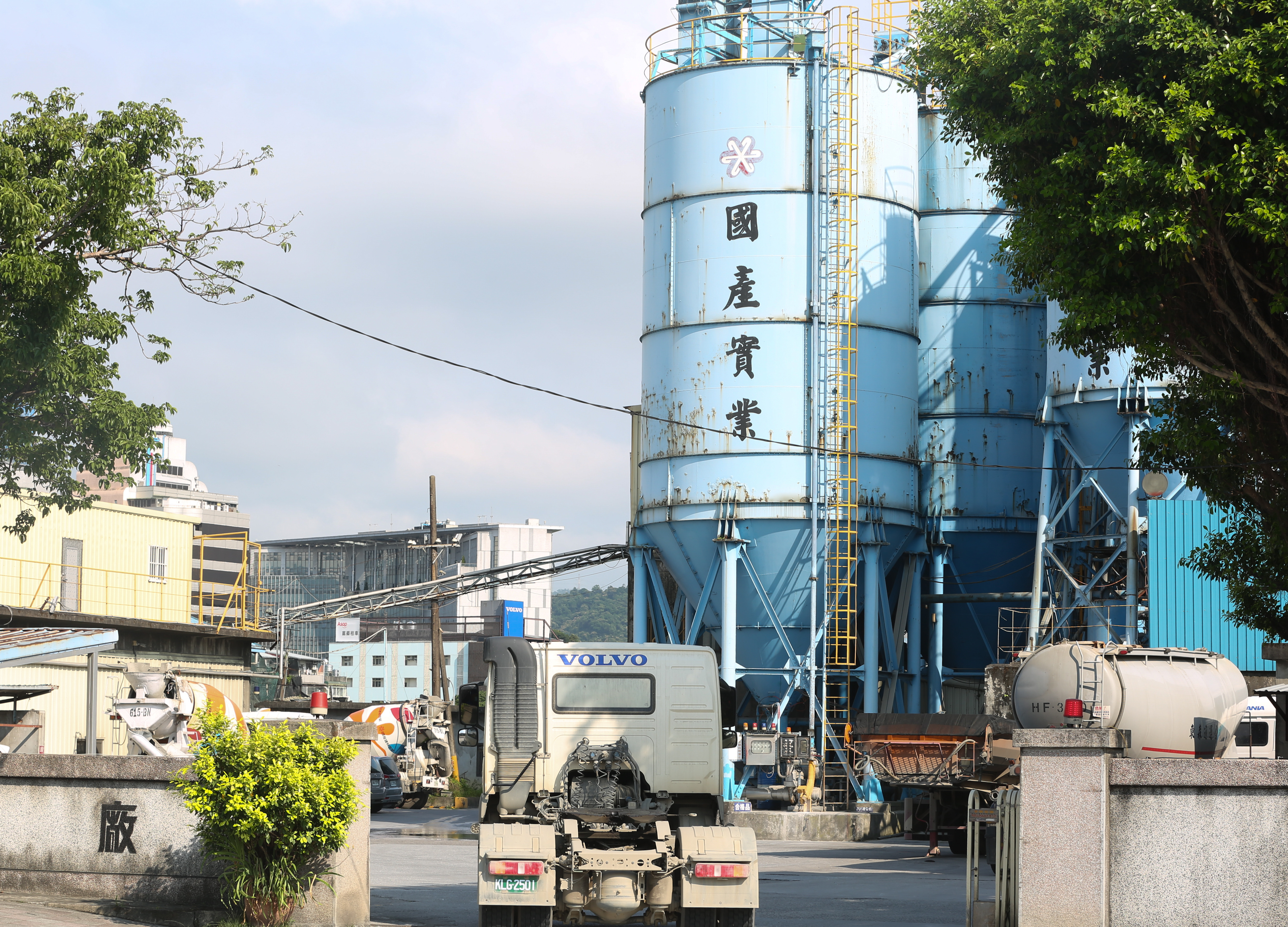 國產南港廠都更案權變程序過關，預計今年下半年可拿建照。