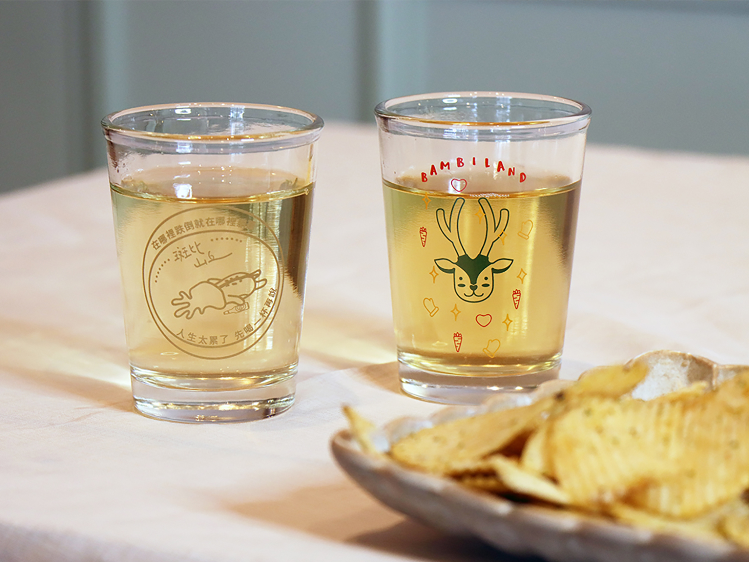 斑比山丘「人生太累了 啤酒杯」,復刻台式設計即刻俘獲芳心,自己喝也可以很Chill。(斑比山丘Bambi Land提供)