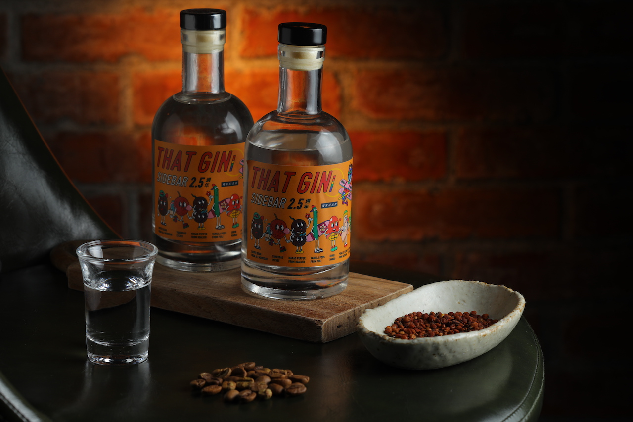 洋溢熱帶果香的「那吧那一支琴酒」，帶有活潑快樂感。（780元／瓶）