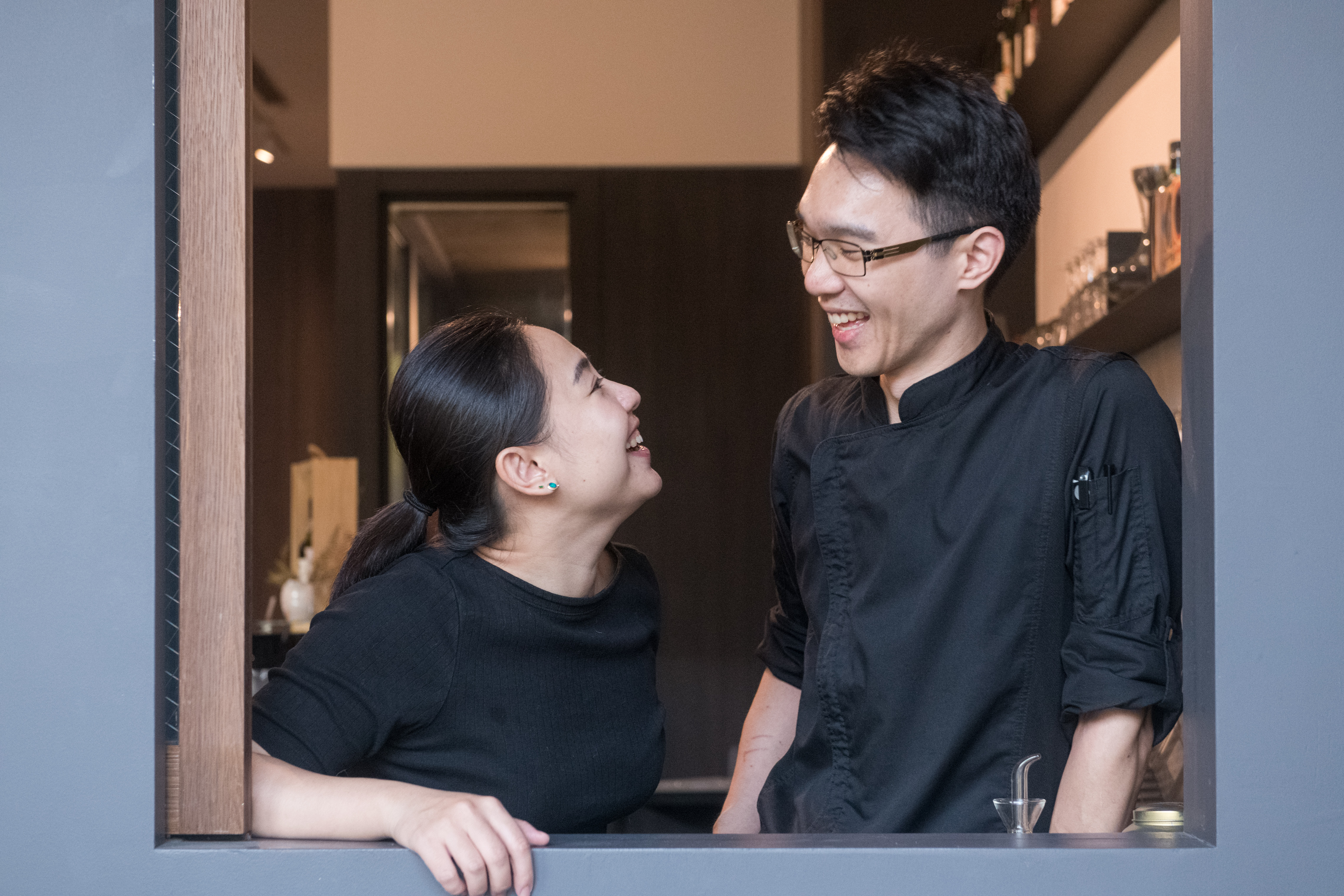 台南甜點店「Sommwhere那個那裡」段洋洋和劉兆喆這對可愛的夫妻檔，一同出國留學又一起返鄉開店。（李明宜攝）