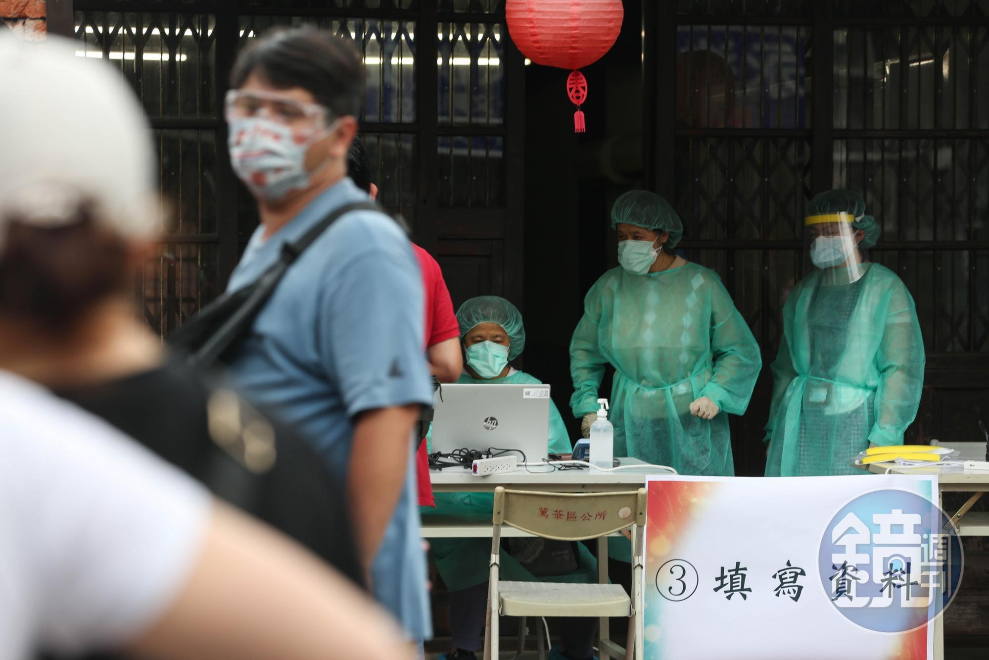 本土疫情仍持續增加,疫情指揮中心昨天宣布,延長防疫第三級警戒至6月14日。(本刊資料照)