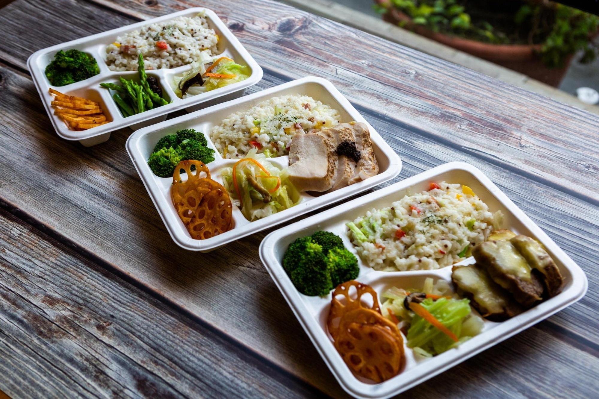 福容花蓮店的葷素燉飯餐盒共有三種口味。(福容大飯店提供)