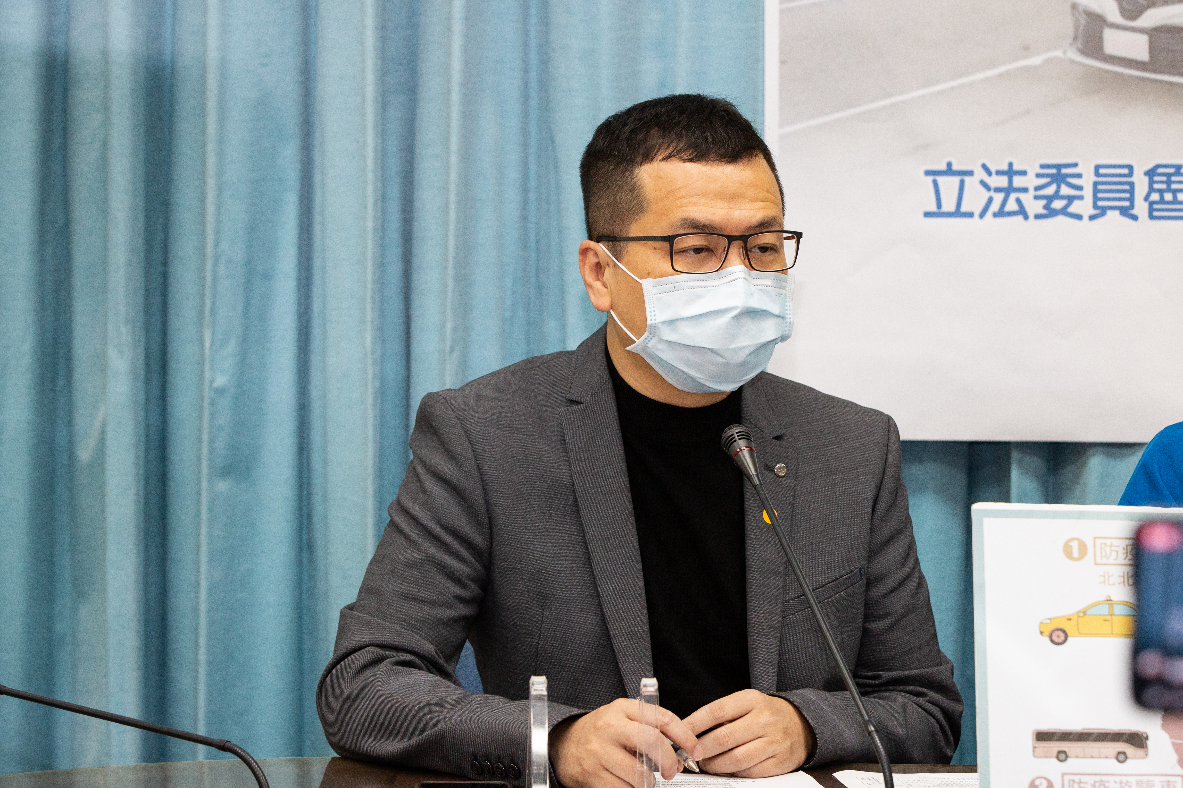 台北市議員羅智強指控台灣事實查核中心淪為「側翼」「蟑螂同路人」。