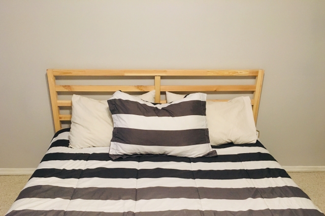 一名網友上網買二手床，買回家才發現是「往生者睡過的」。（示意圖，Photo-AC）