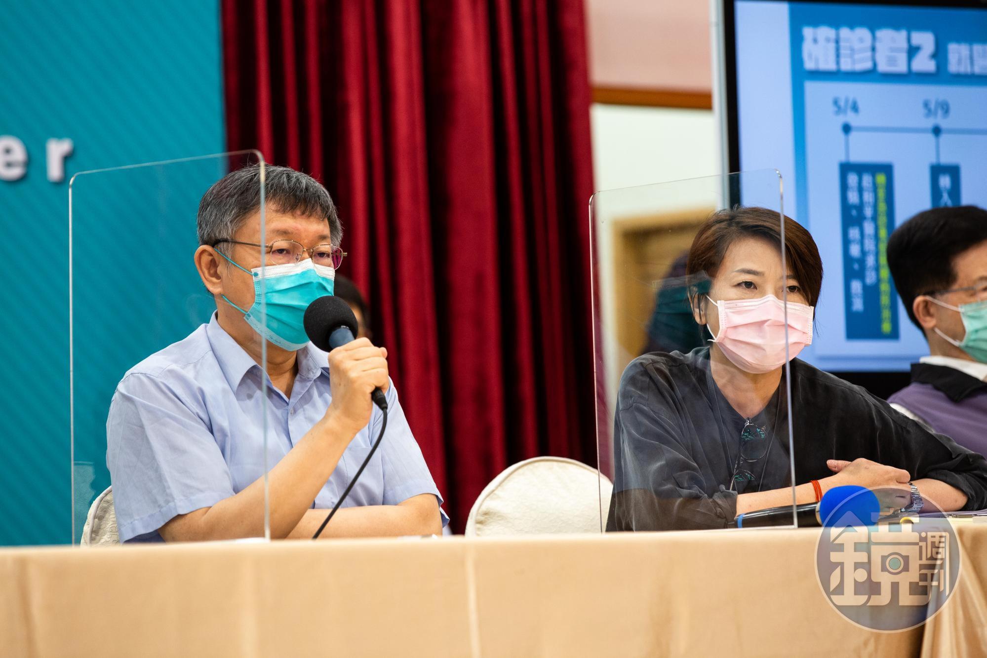 針對近來醫療前線緊繃的情況，台北市長柯文哲（左）與副市長黃珊珊（右）均喊話醫護要加油。（本刊資料照）