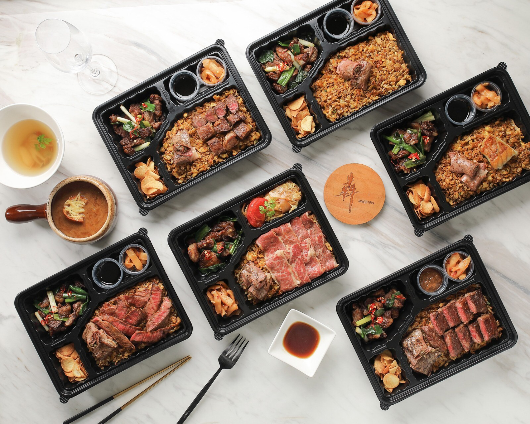 使用KLOOK預訂「犇鐵板燒」外帶便當，立刻打9折。（圖片提供KLOOK）