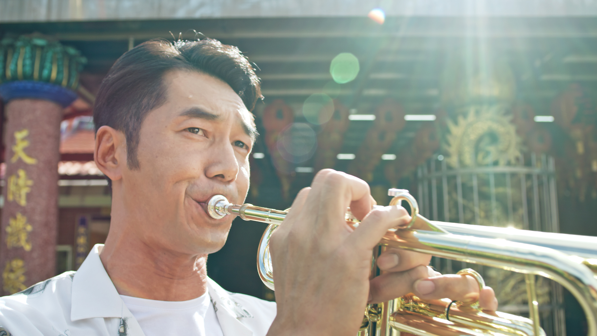 李李仁的角色性格豪邁，他為戲練小喇叭，嘴唇腫了又長皰疹。（東森、映畫提供）