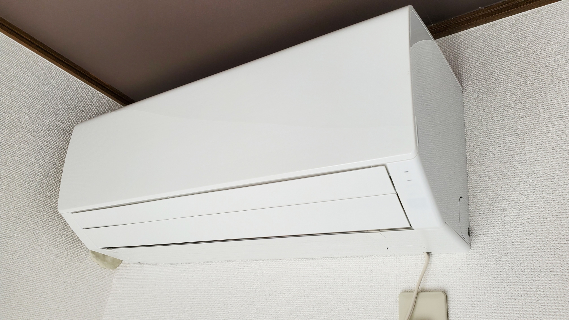 原PO自稱天生耐熱，所以都不用開冷氣，只靠電風扇就能撐過整個夏天。（示意圖，photo-AC）