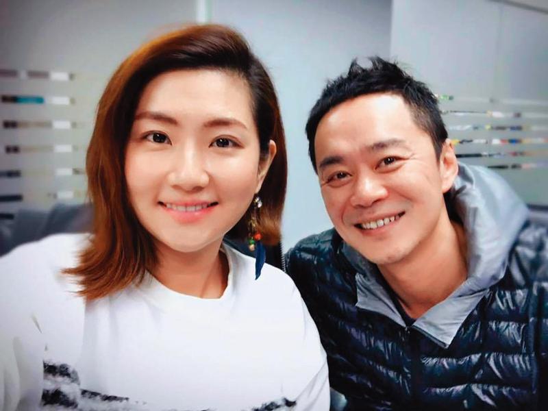 影一製作所董事會今宣布由張承中（右）擔任總經理。左為Selina（翻攝自張承中臉書）