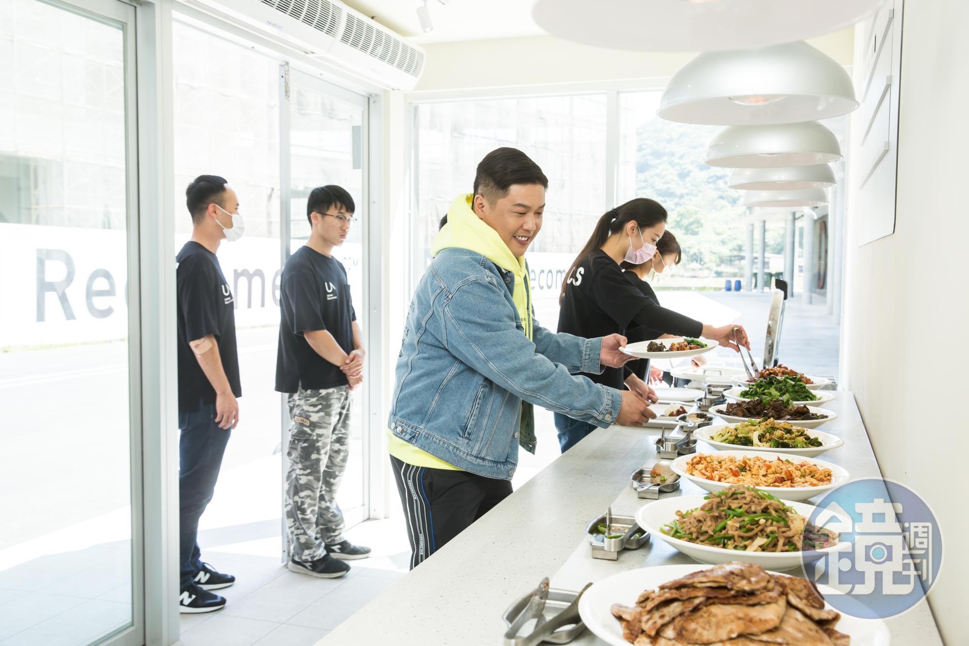 蘇澳總部內的員工餐廳，是廖承豪旗下餐廳廚師的練兵場。