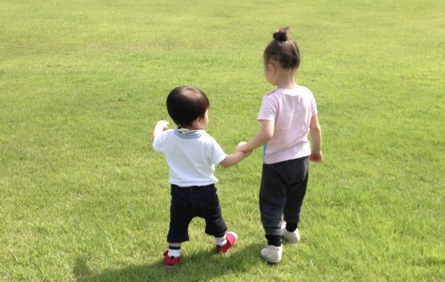 政府宣布紓困方案後，卻有1名特教生母親收到友人訊息說「妳真的會領到翻！」（示意圖，PhotoAC）