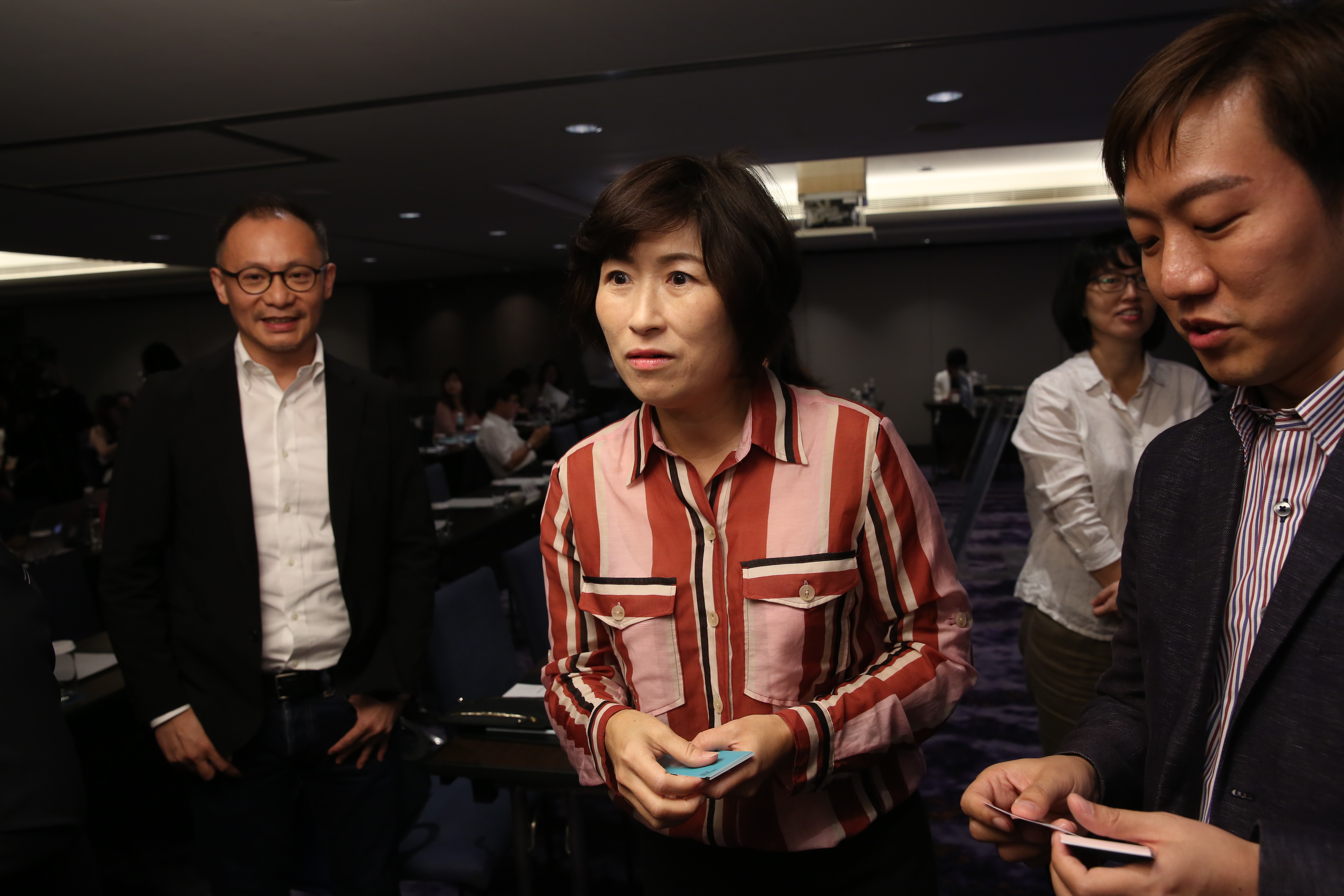 台東縣長饒慶鈴（中）30日表示，已向衛福部申請購買疫苗，但希望外界不要追問來源。（本刊資料照）