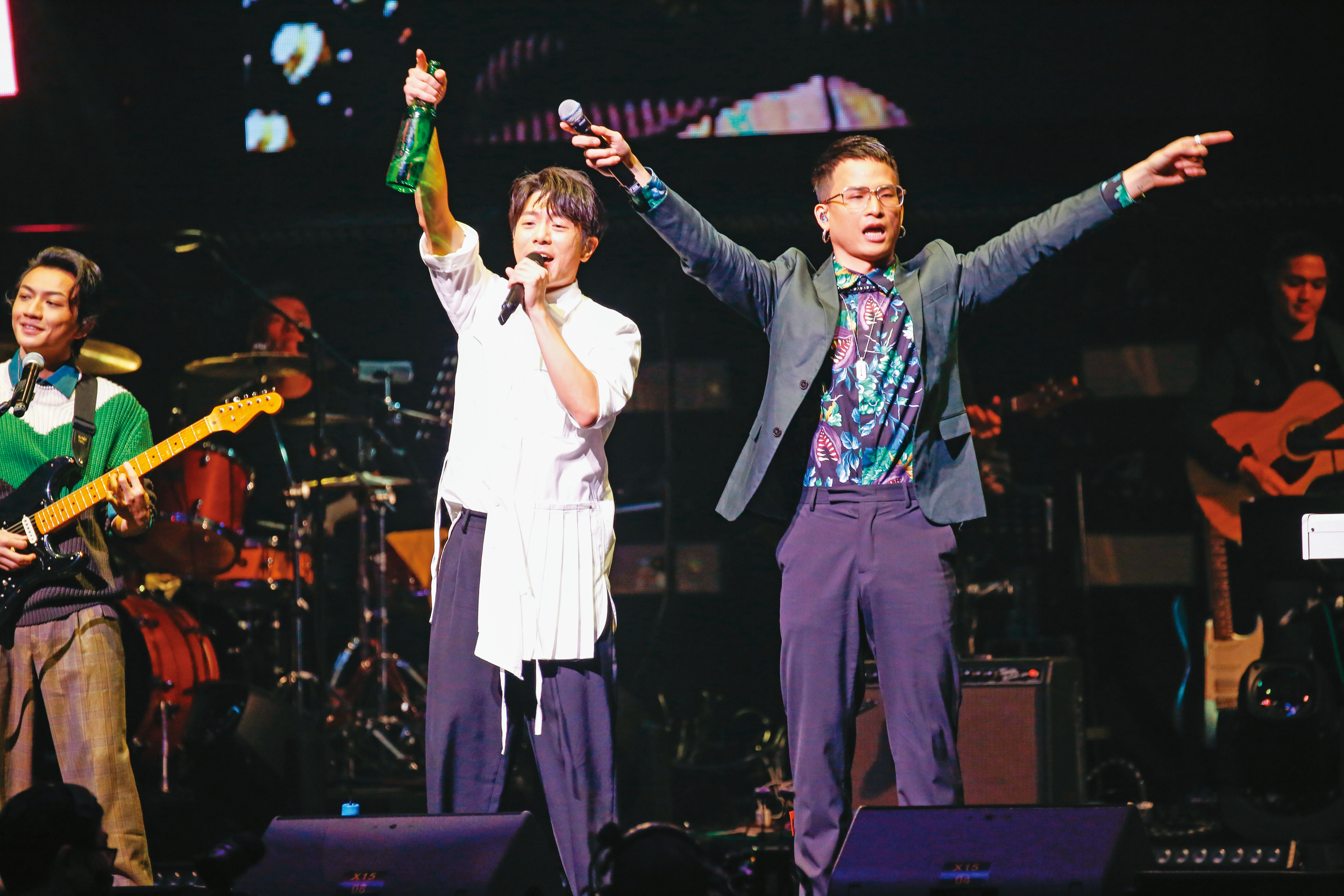 韋禮安(中)在北流音樂中心,舉辦兩場「而立之後」演唱會,當時還邀來茄子蛋擔任嘉賓。