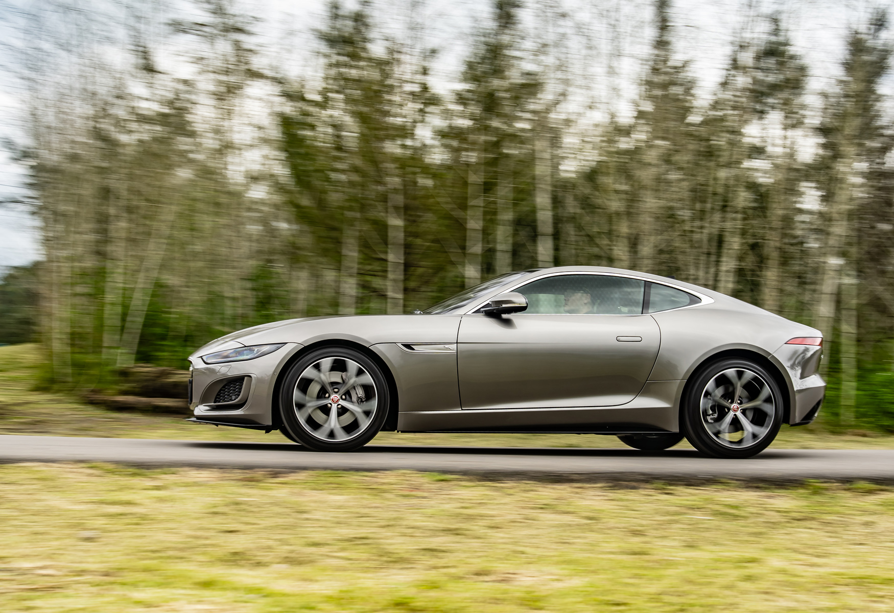 【鏡試駕】感性與野性！JAGUAR F-Type Coupe P300 R-dynamic