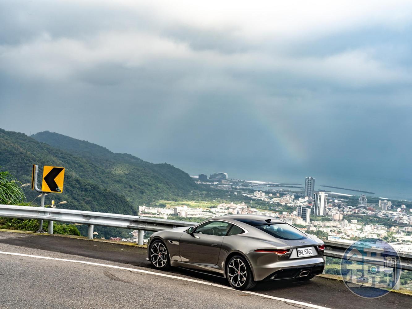 JAGUAR F-Type Coupe P300 R-Dynamic