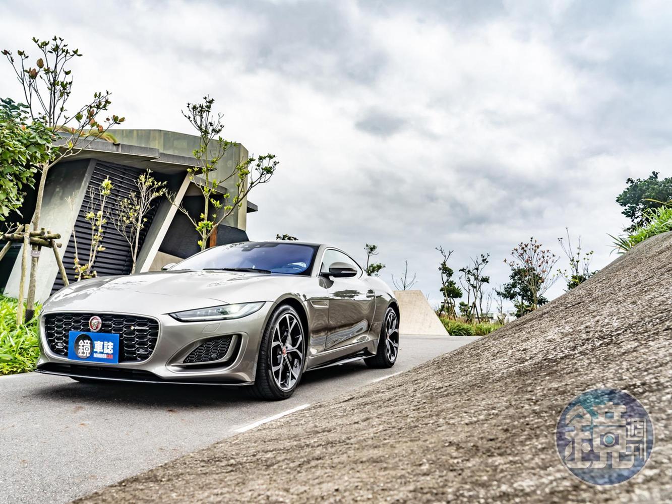 JAGUAR F-Type Coupe P300 R-Dynamic