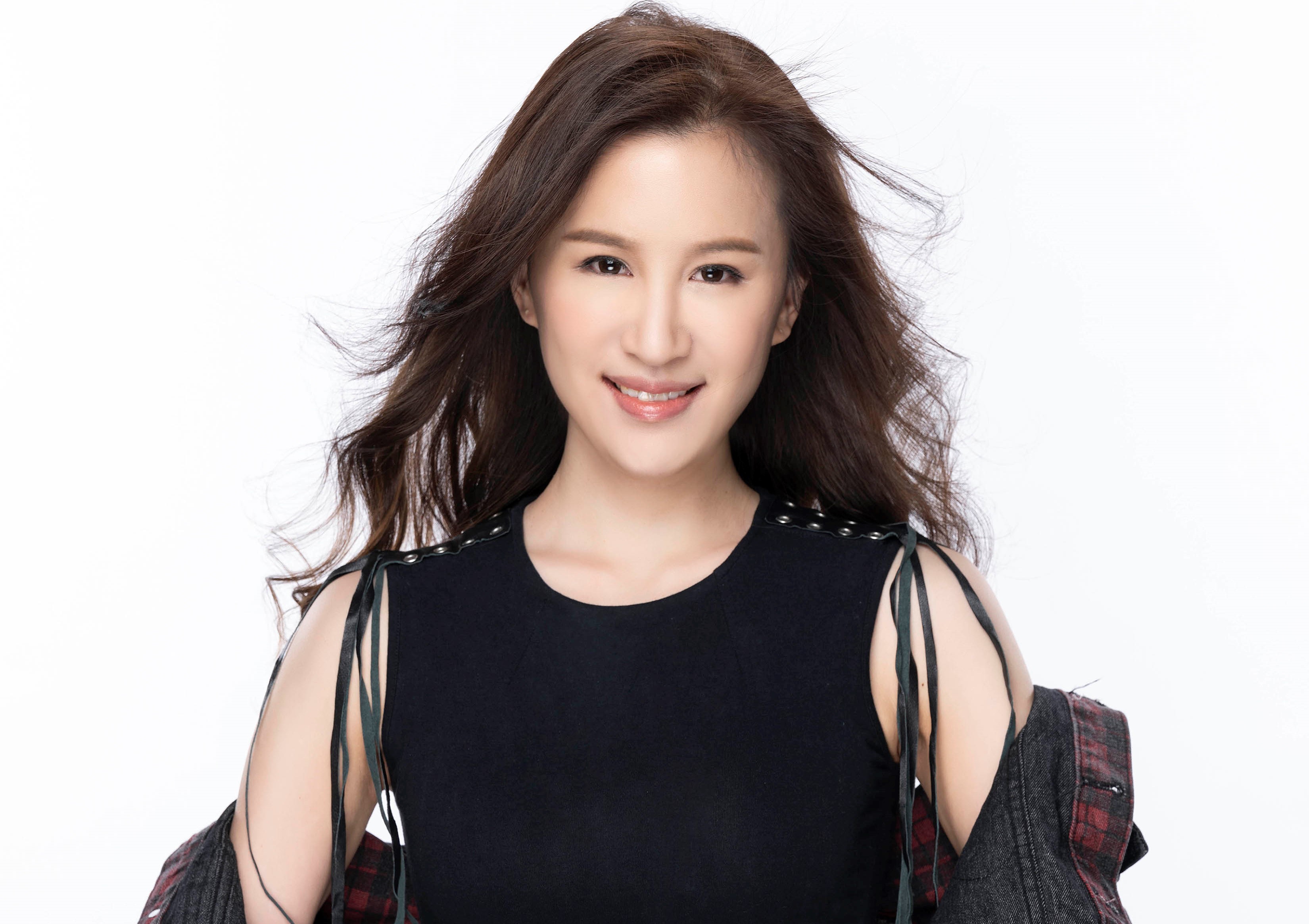 新人田心蕾（LeiLei）推新歌〈我這裡有點痛〉，網友好奇哪裏痛？（瑞田音樂提供）